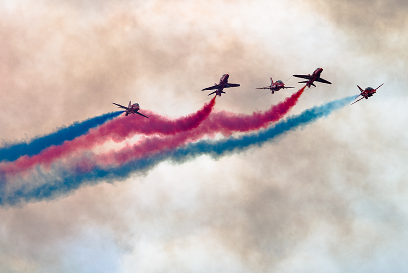 180_Fairford RIAT_Red Arrows na British Aerospace Hawk T1.jpg